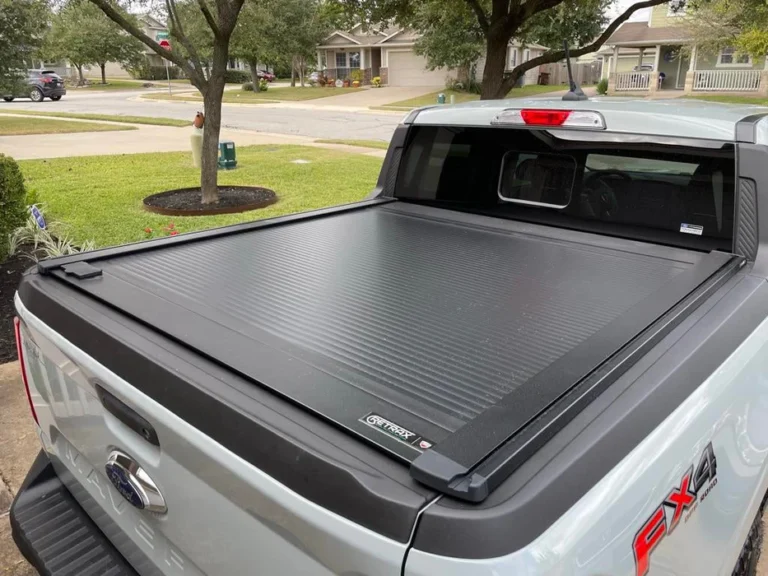 RetraxONE XR Polycarbonate Retractable Truck Bed Cover